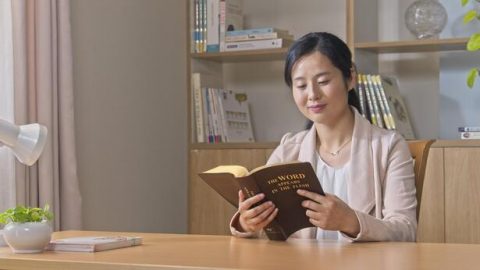 Sikiliza! Ni Nani Huyu Anenaye?