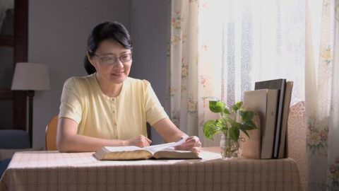 Neno la Mungu Laniongoza Kushinda Vishawishi